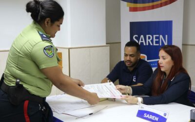 Funcionarios de PoliCaracas fueron beneficiados con jornada de protocolización de títulos universitarios del Saren en el Registro Principal del Distrito Capital