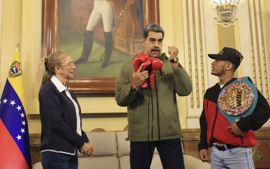 Campeón de Boxeo Carlos Cañizales es recibido por el Presidente Nicolás Maduro en el Palacio de Miraflores