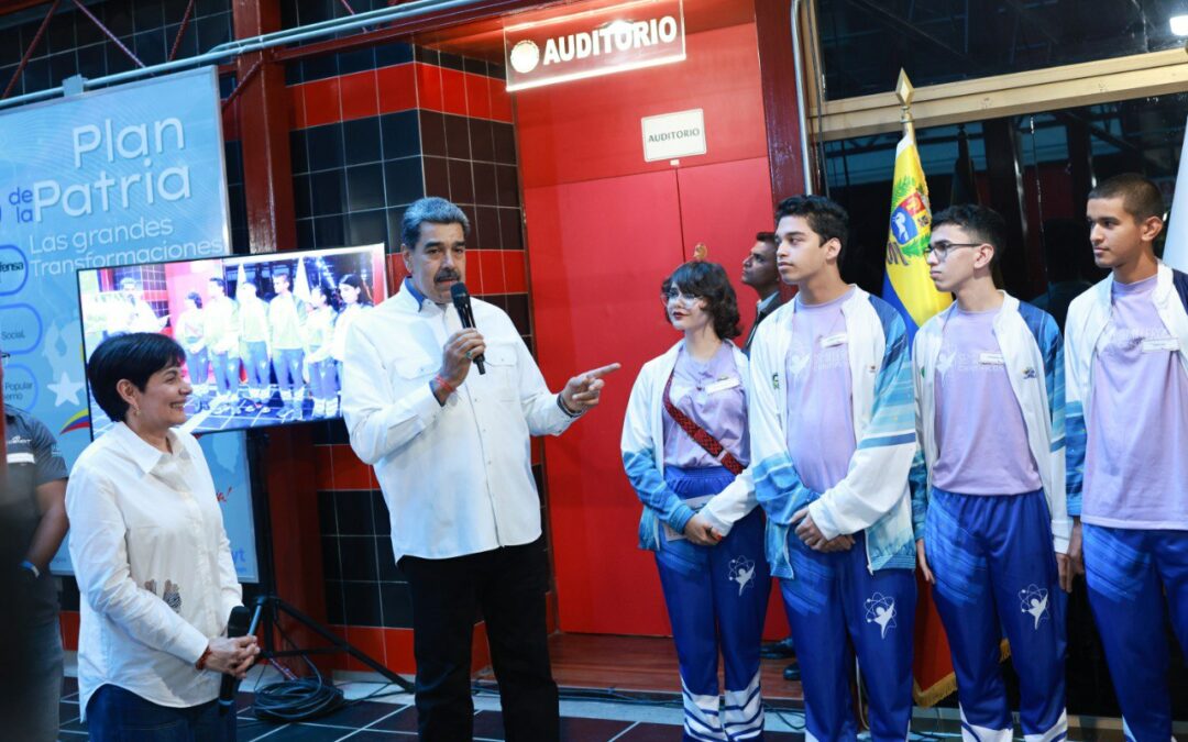 Inauguran un Mega Núcleo de Robótica en Caracas para la formación de científicos