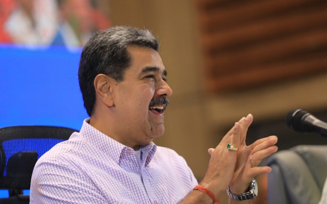 Venezuela proyecta incrementar su producción a 1.200.000 barriles de petróleo y anuncia exportación de gas a Colombia