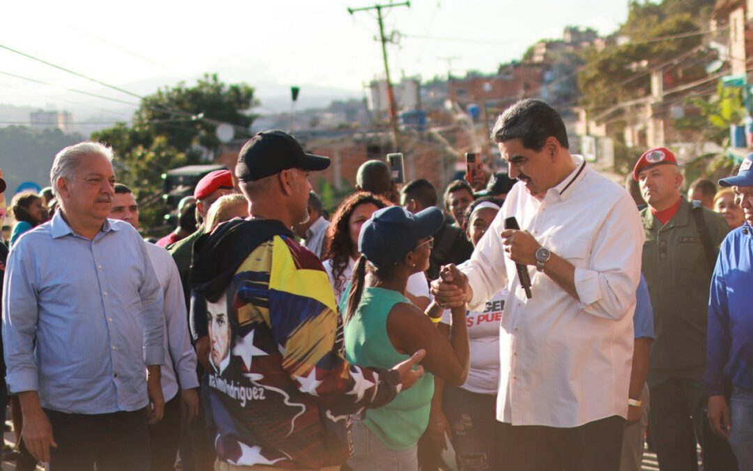 Presidente Maduro supervisa avances de la Ruta del Gobierno Comunal en la “Comuna Simón Rodríguez” de Petare