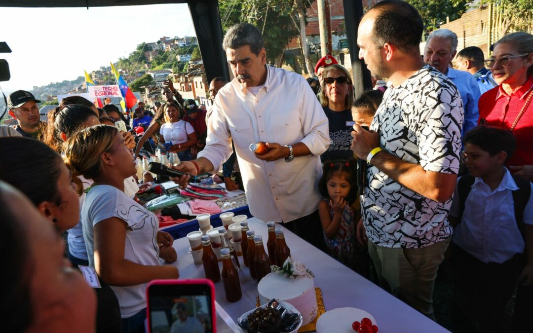 Consolidan Gobierno Comunal con la entrega de obras de salud y agua potable en Petare