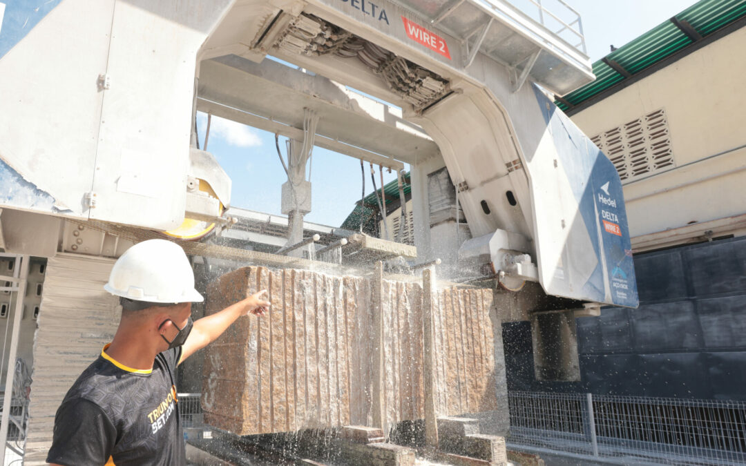 Visita de la presidenta (e) Delcy Rodríguez a Granitos Bolívar apunta al fortalecimiento del Motor Construcción