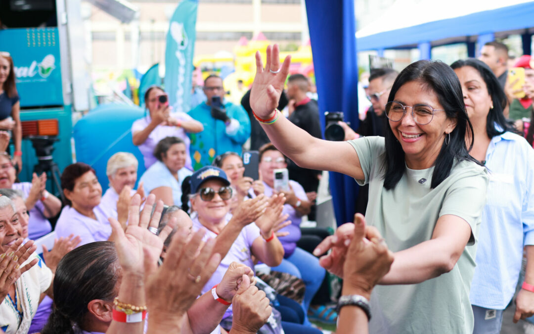 Presidenta encargada Delcy Rodríguez despliega en Los Cortijos jornada social y económica