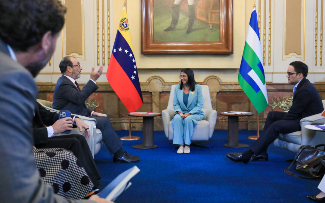 Presidenta encargada Delcy Rodríguez sostiene encuentro con la CAF en Caracas