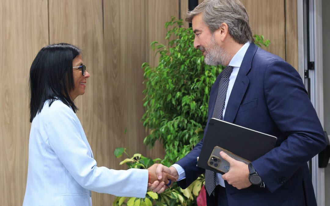 Presidenta (E) Delcy Rodríguez firma acuerdos estratégicos con Repsol para fortalecer el sector hidrocarburos en Venezuela