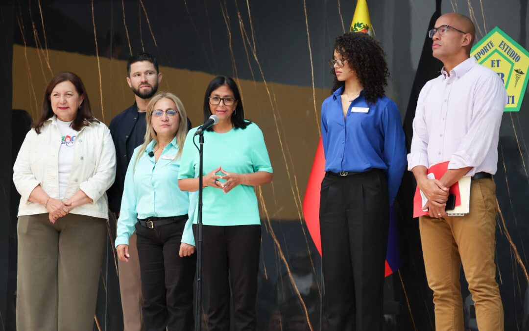 Presidenta (E) Delcy Rodríguez instruye garantizar espacios de formación profesional para la juventud