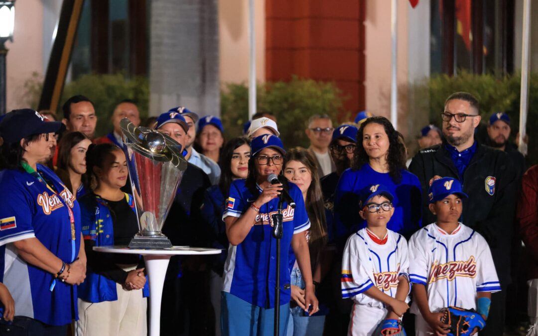 Aprueban creación del Paseo de las Estrellas en la Plaza de la Juventud