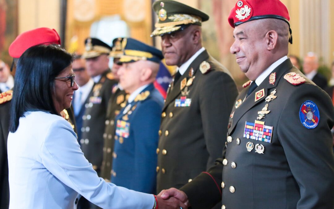 Presidenta (E) Delcy Rodríguez juramenta al nuevo Alto Mando Militar