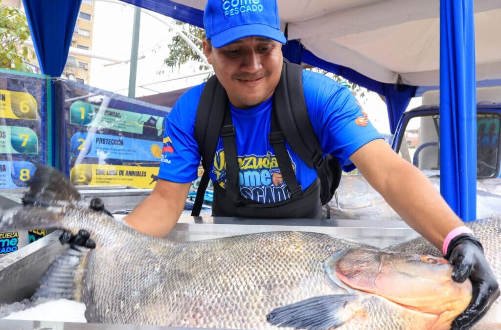 Presidenta (E) Delcy Rodríguez supervisa distribución de pescado a precios solidarios para Semana Santa
