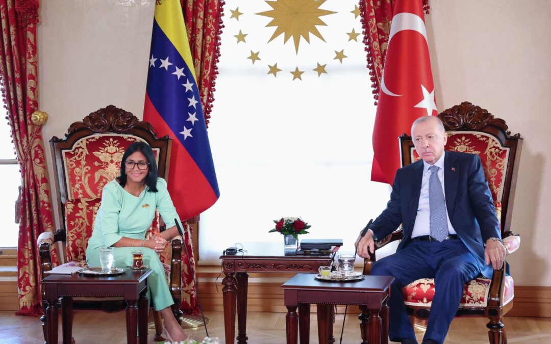 Presidenta (E) Delcy Rodríguez se reúne con el presidente de la República de Türkiye, Recep Tayyip Erdogan