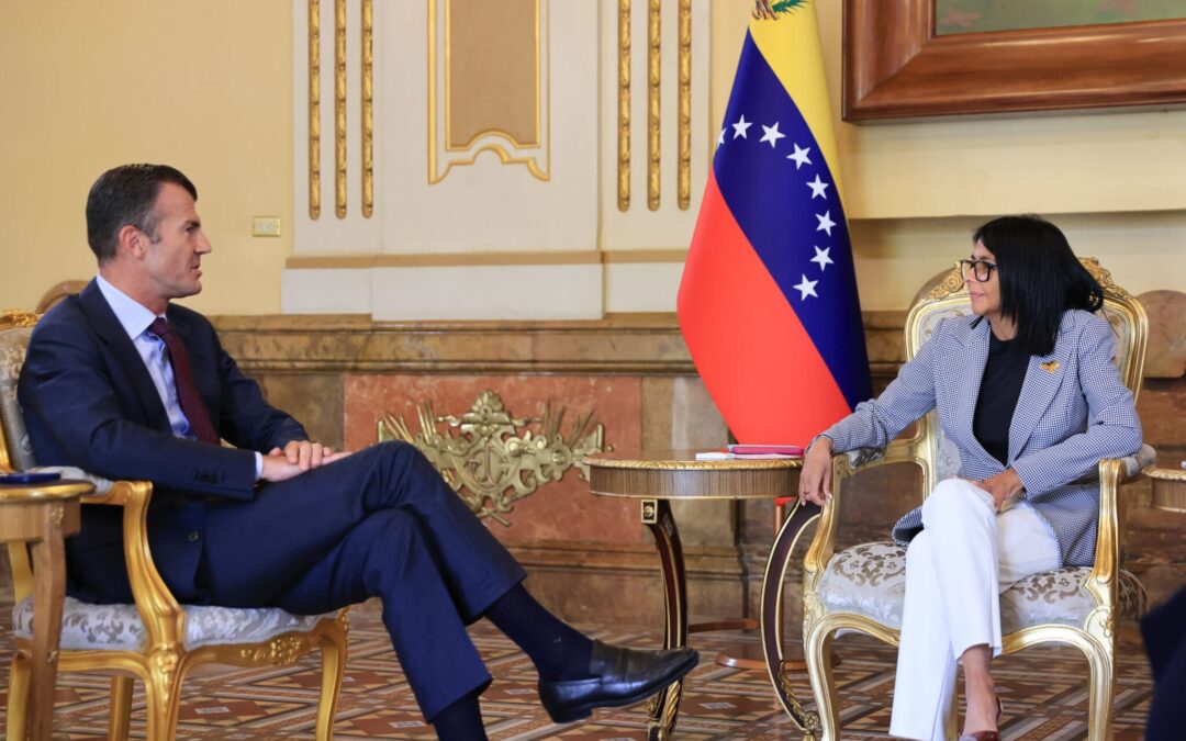 Presidenta Encargada recibe al Secretario General de la Organización Ítalo-Latinoamericana en Miraflores