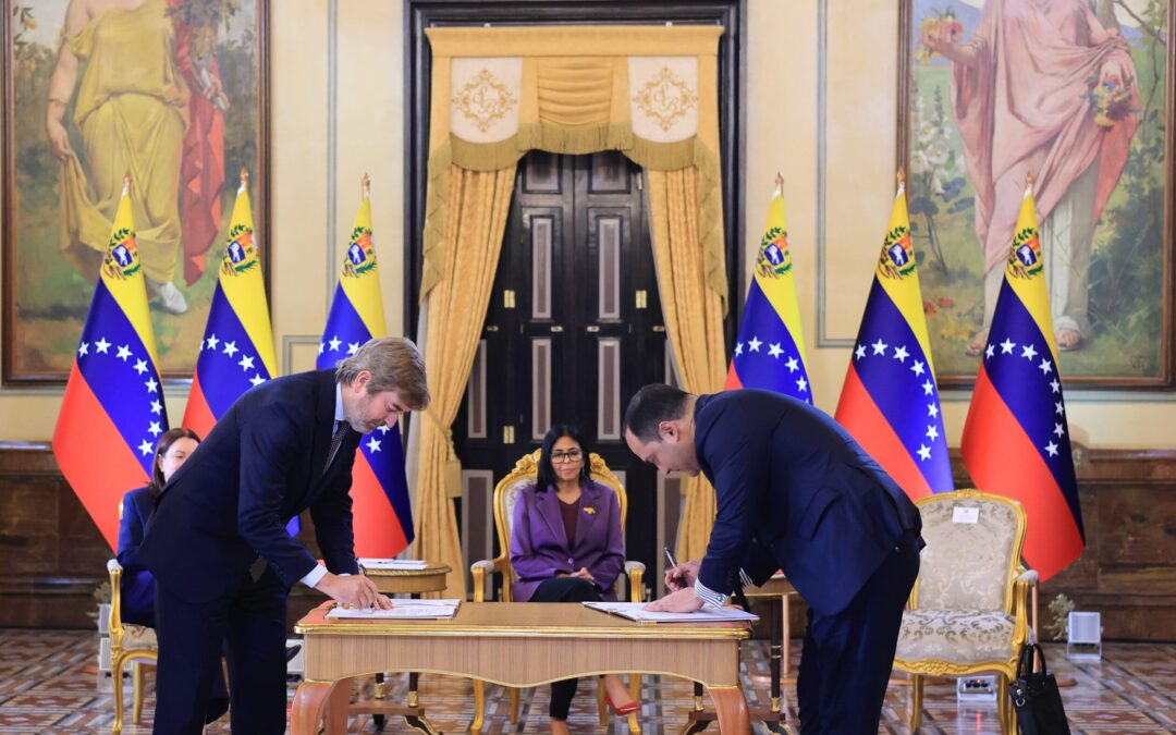 PDVSA y Repsol firman Memorando de Entendimiento en materia de crudo y gas