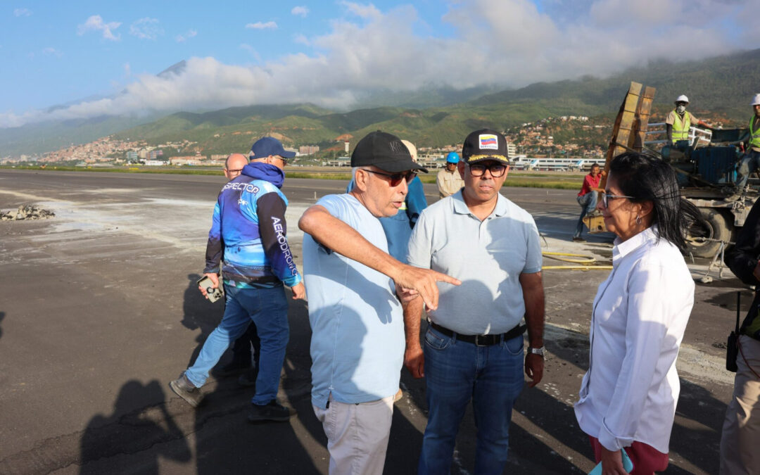 Presidenta Delcy Rodríguez supervisa avances en trabajos de rehabilitación integral en la pista principal del IAIM