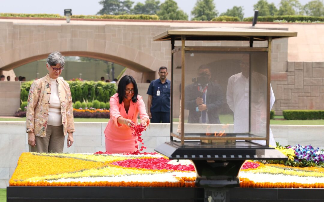 Presidenta (E) Delcy Rodríguez lidera acto solemne en memoria del líder histórico Mahatma Gandhi en Nueva Delhi