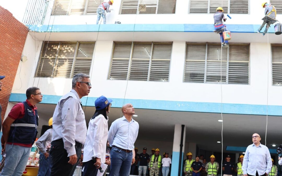 Presidenta Delcy Rodríguez activa Plan de Reconstrucción Escolar en La Guaira mediante Bricomiles