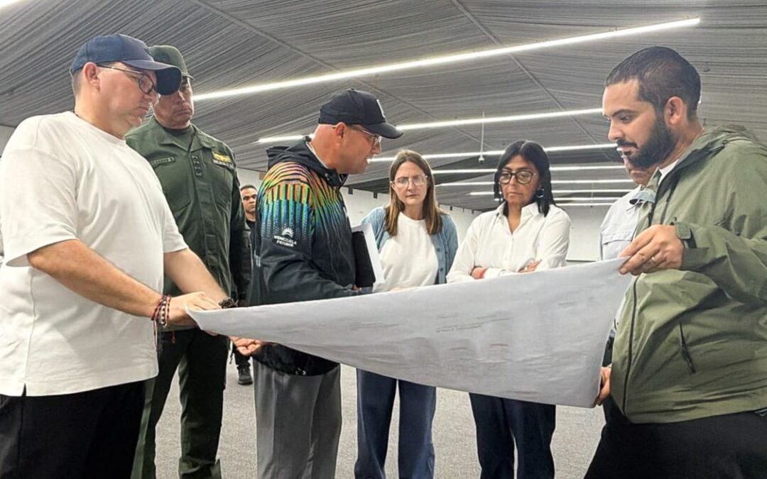 Presidenta Delcy Rodríguez supervisa obras en instalaciones provisionales del Aeropuerto Internacional de Maiquetía