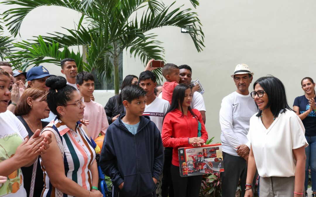 Presidenta Delcy Rodríguez encabeza entrega de nuevas viviendas a familias afectadas por los sismos