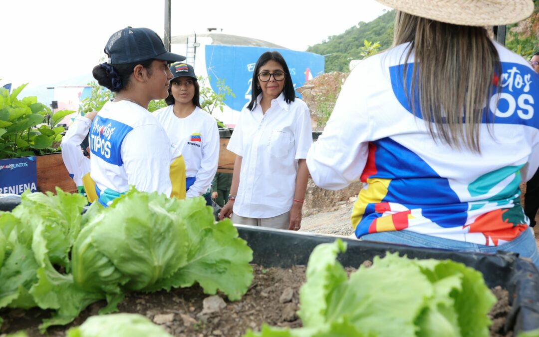 Presidenta Delcy Rodríguez supervisa unidades de producción porcina y avícola en Caricuao