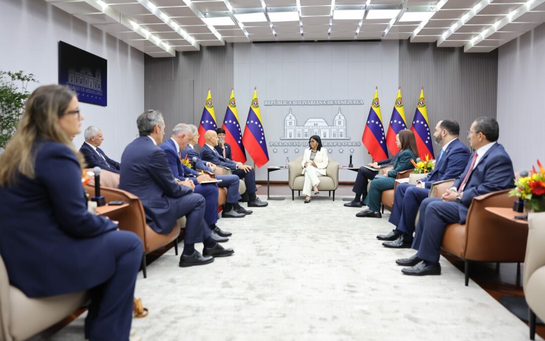 Presidenta Delcy Rodríguez sostiene reunión de trabajo con directivos de la empresa petrolera Eni